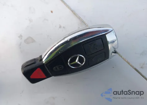 2011 Mercedes-Benz E 350 4Matic z USA, uszkodzony, nr VIN WDDHF8HB8BA337816